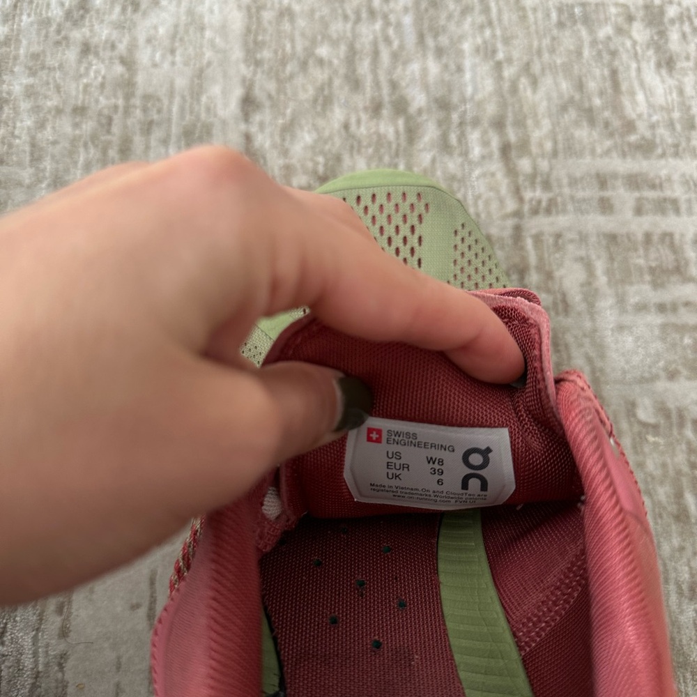 On Clouds 5 Running Sneaker Size 8 - image 4